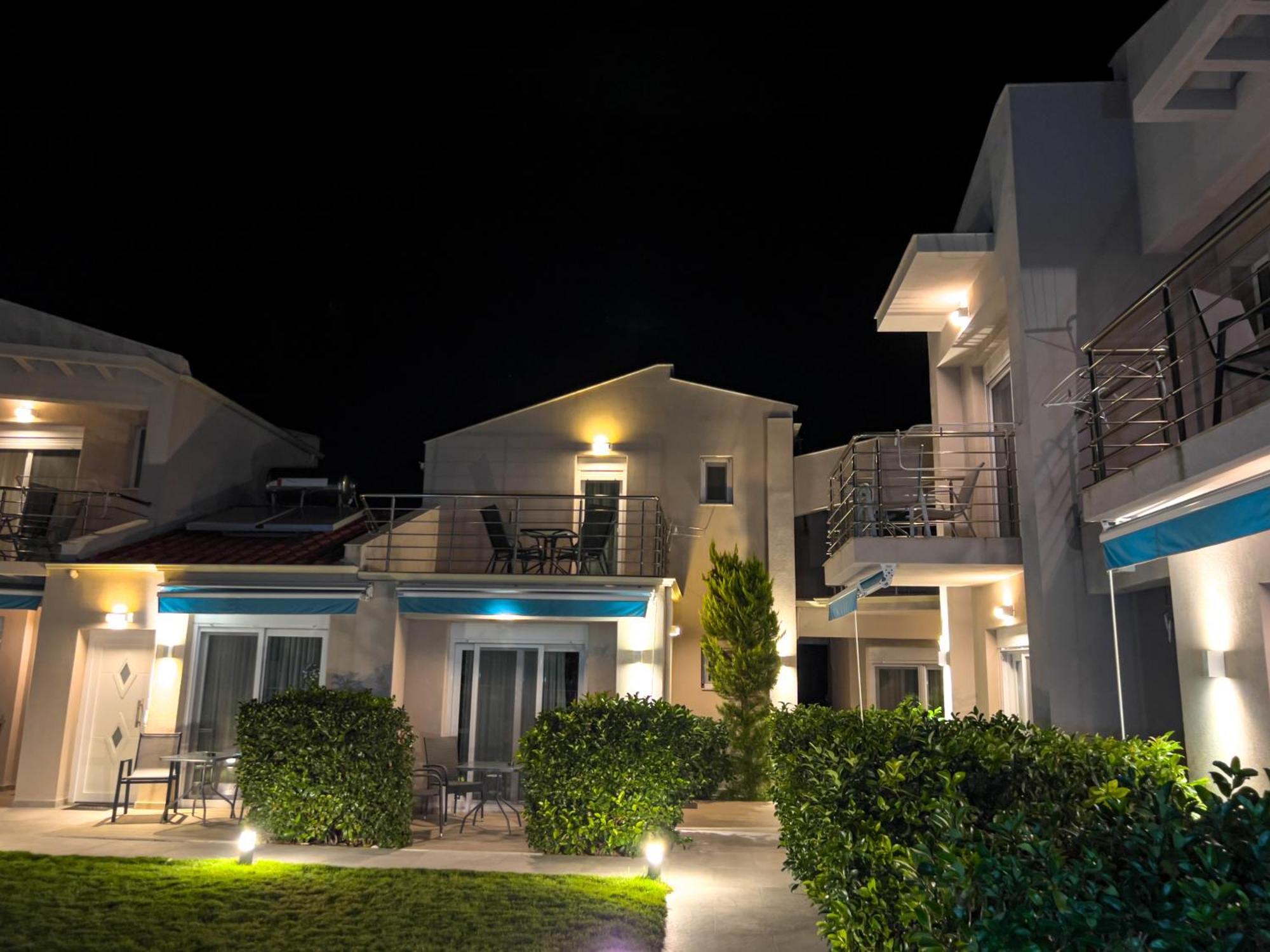 Yalos Beach Maisonettes Skala Sotiros Bagian luar foto