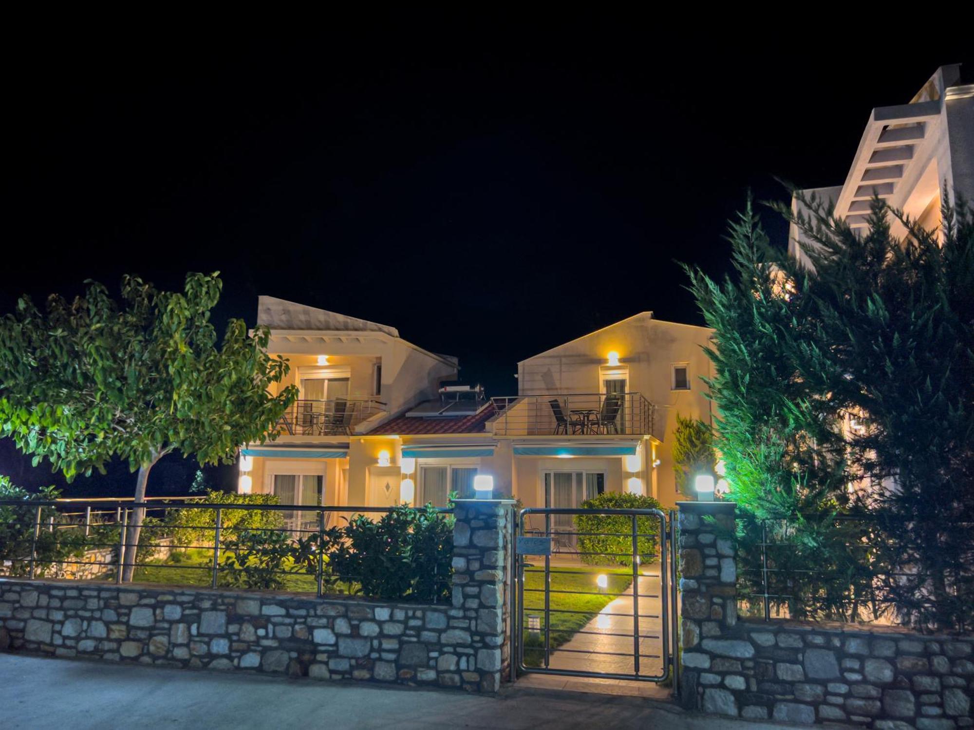 Yalos Beach Maisonettes Skala Sotiros Bagian luar foto
