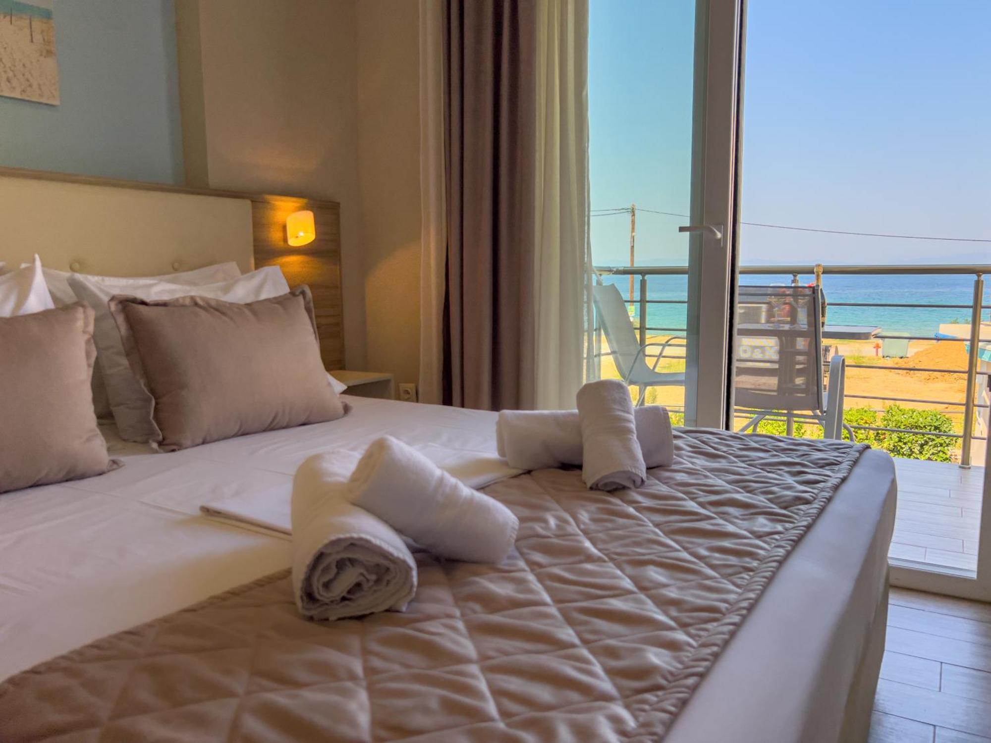 Yalos Beach Maisonettes Skala Sotiros Bagian luar foto