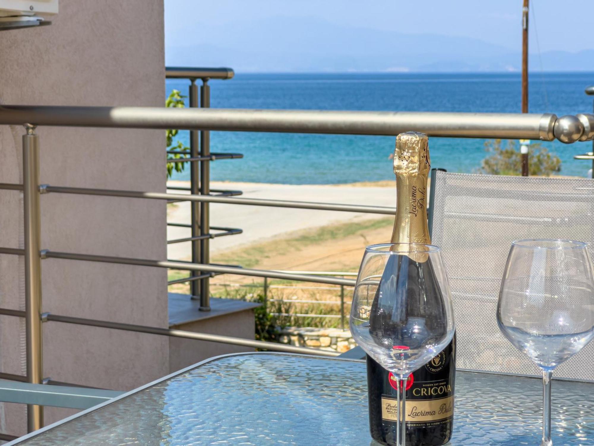 Yalos Beach Maisonettes Skala Sotiros Bagian luar foto
