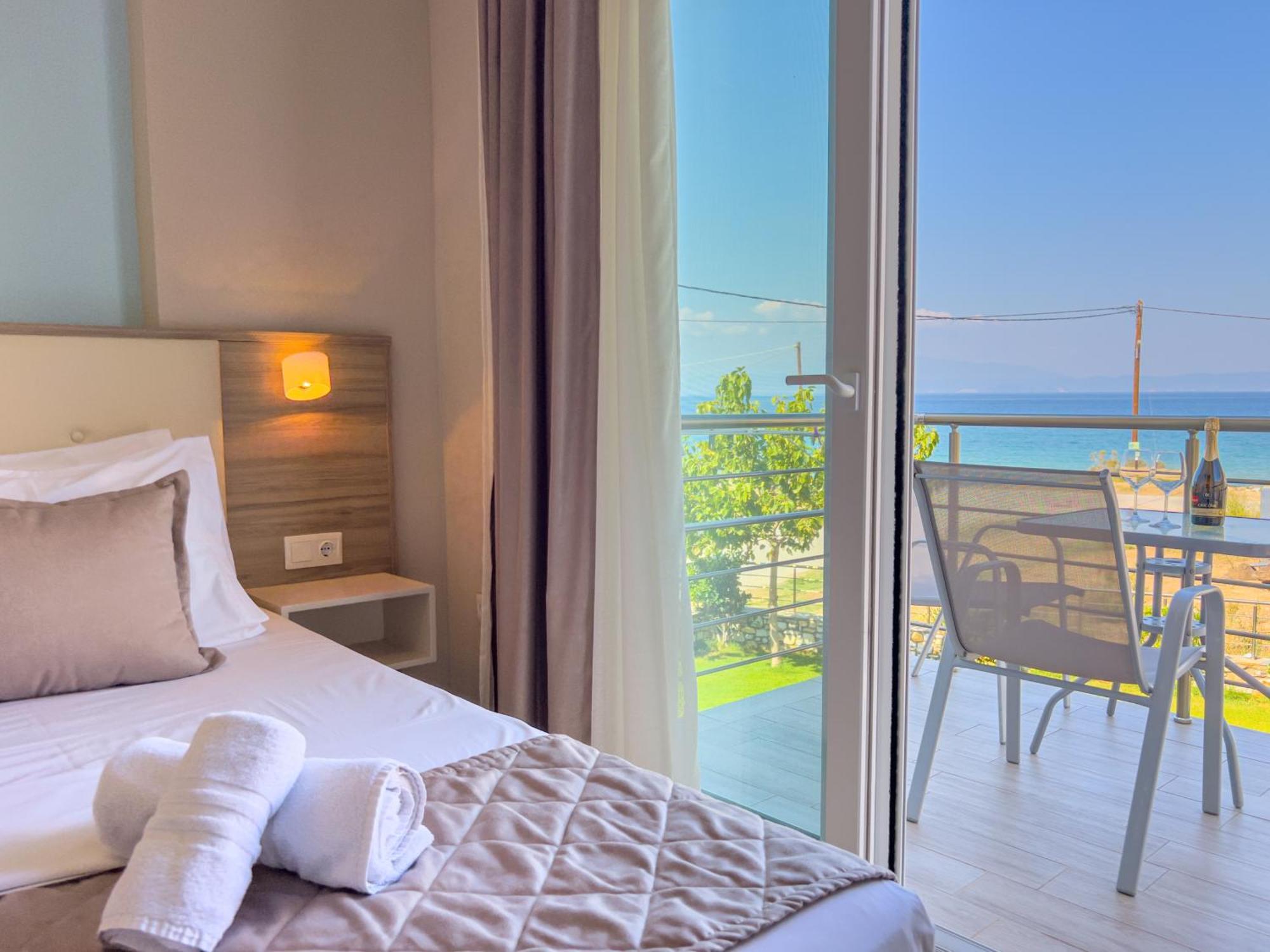 Yalos Beach Maisonettes Skala Sotiros Bagian luar foto