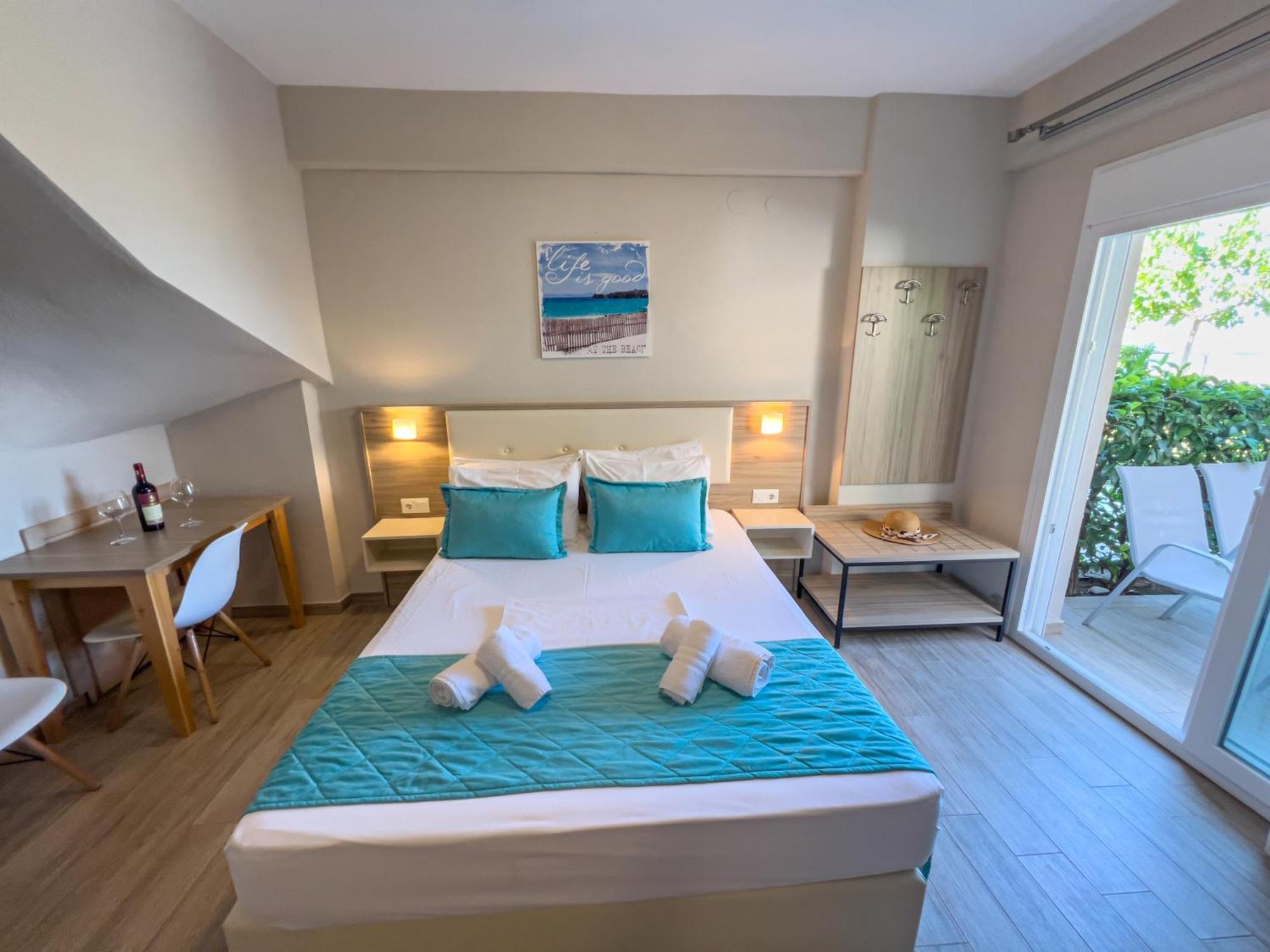 Yalos Beach Maisonettes Skala Sotiros Bagian luar foto
