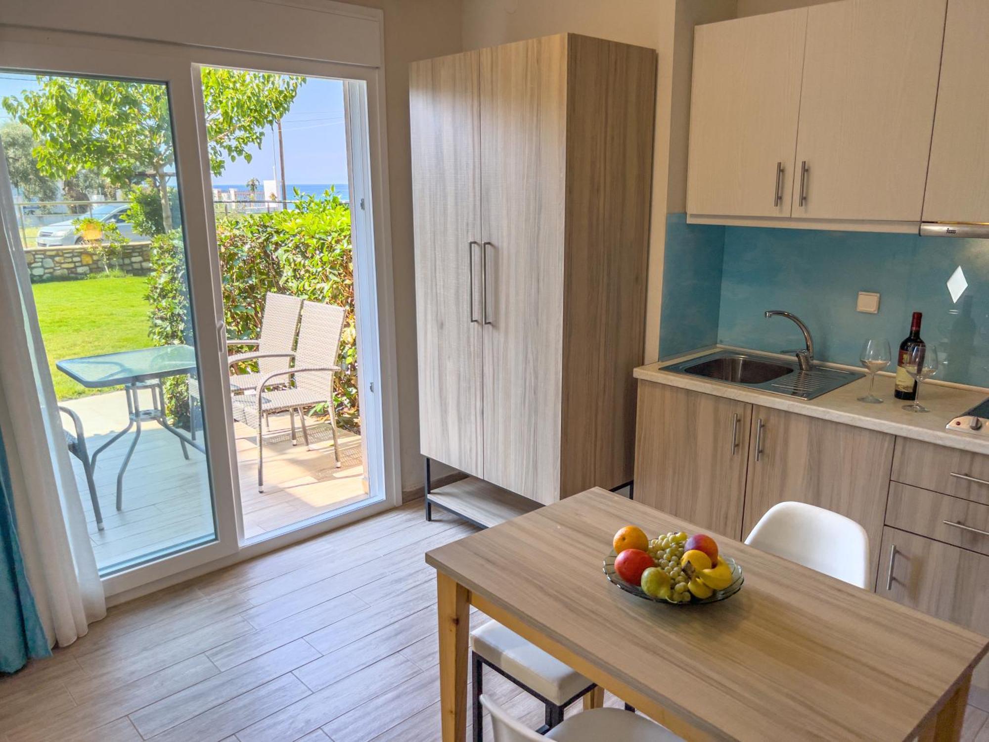 Yalos Beach Maisonettes Skala Sotiros Bagian luar foto