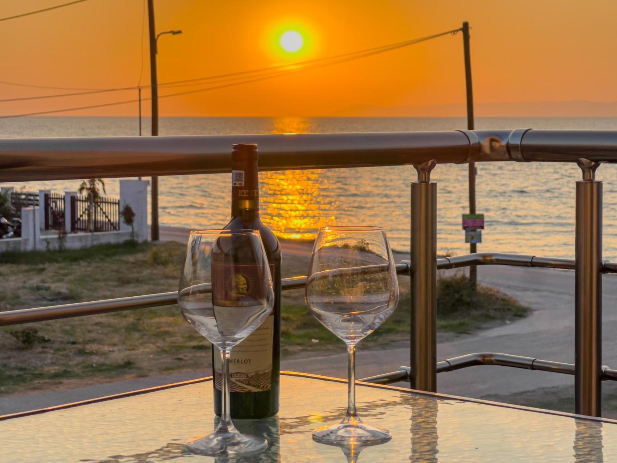 Yalos Beach Maisonettes Skala Sotiros Bagian luar foto