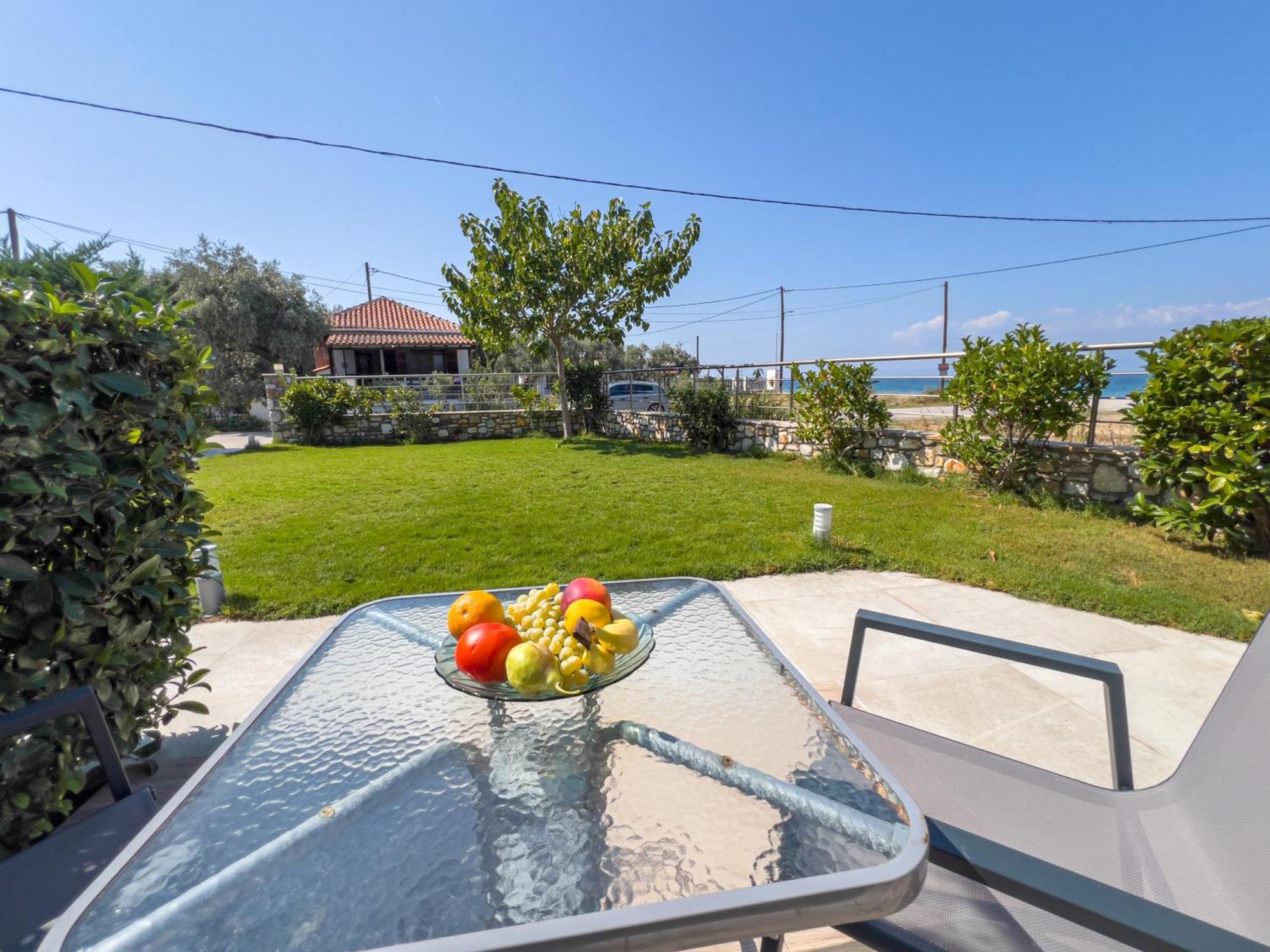 Yalos Beach Maisonettes Skala Sotiros Bagian luar foto
