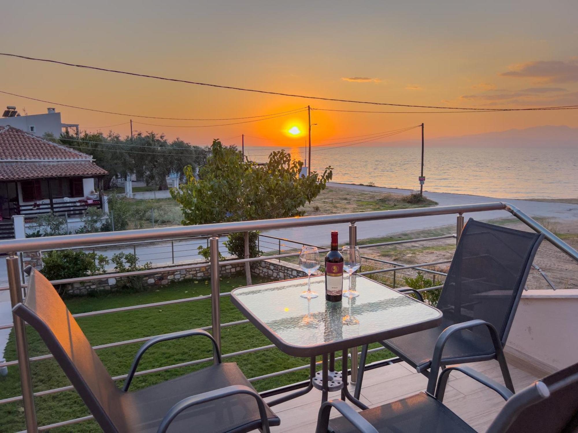 Yalos Beach Maisonettes Skala Sotiros Bagian luar foto
